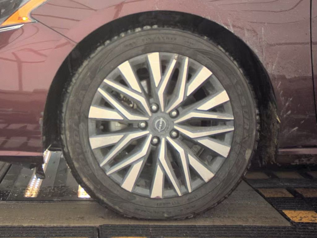Used 2024 Nissan Altima 2.5 SV image 9