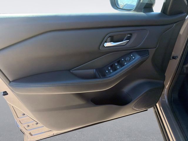 Used 2024 Nissan Rogue SV image 19