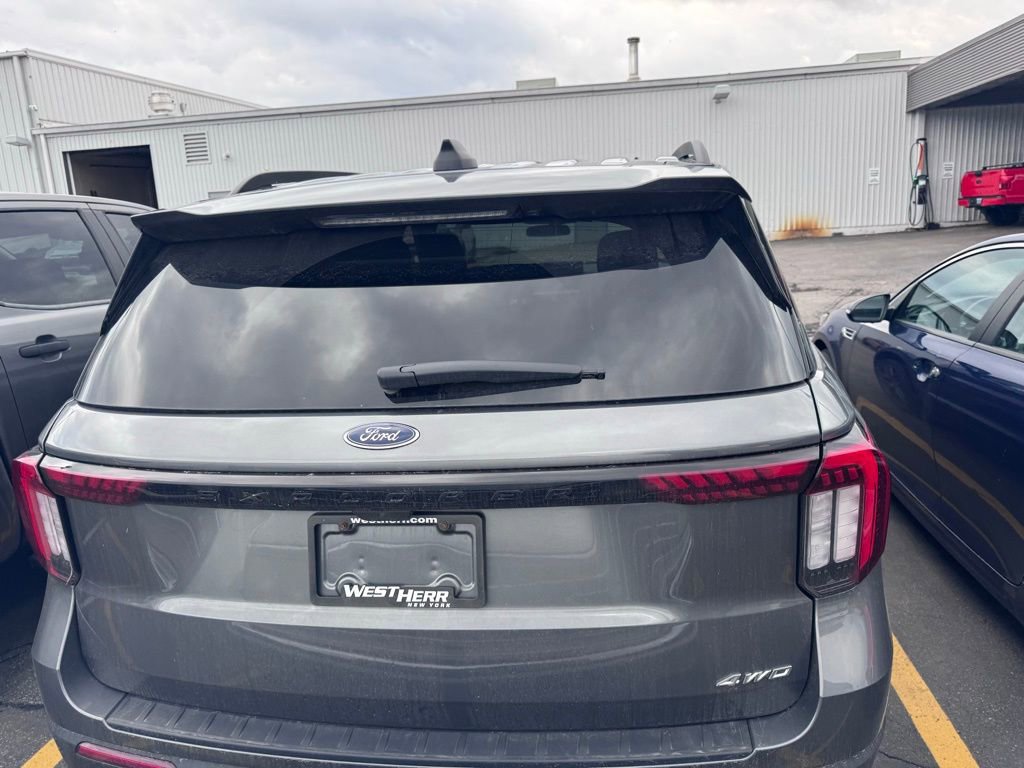 Used 2026 Ford Explorer ST-Line w/ ST-Line Street Pack AWD/4WD image 5