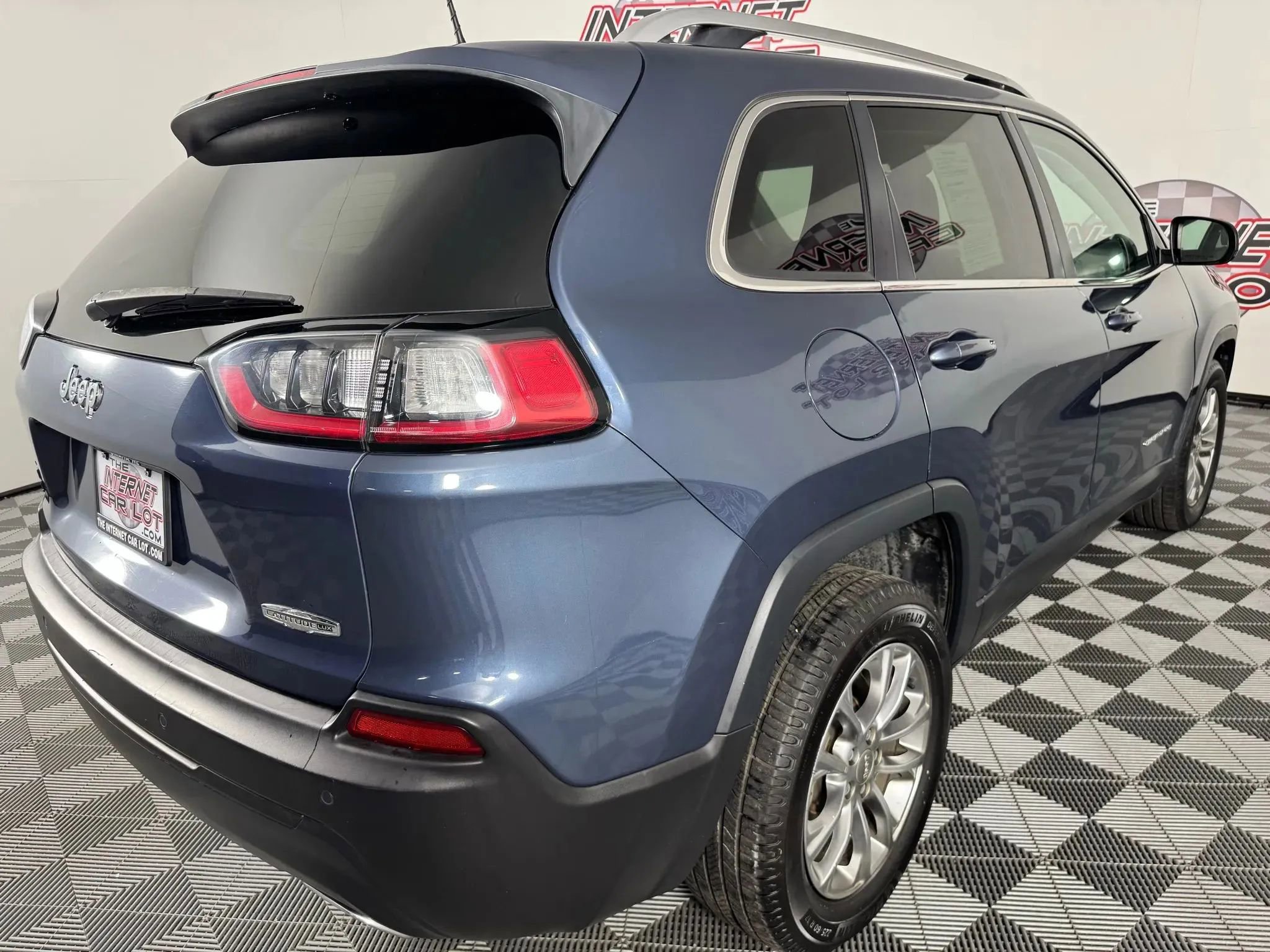 Used 2021 Jeep Cherokee Latitude Lux w/ Comfort/Convenience Group FWD image 27
