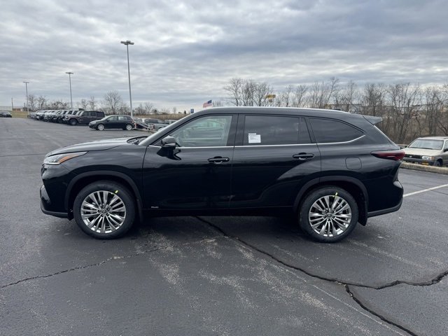 New 2026 Toyota Highlander Platinum image 6