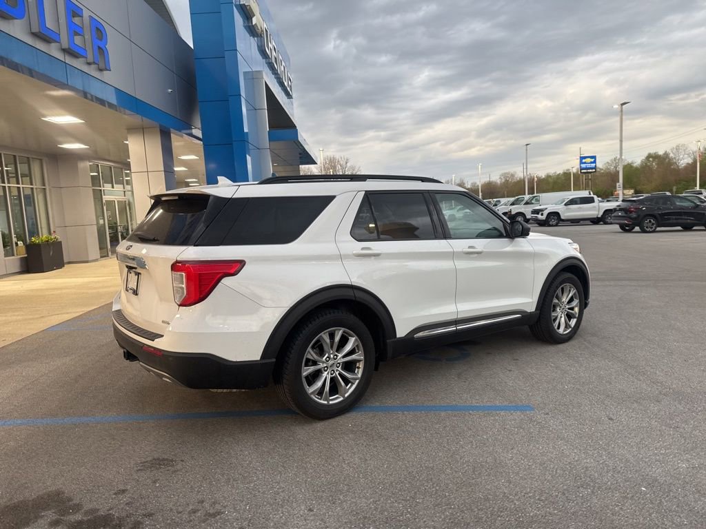 Used 2020 Ford Explorer XLT w/ Equipment Group 202A image 15