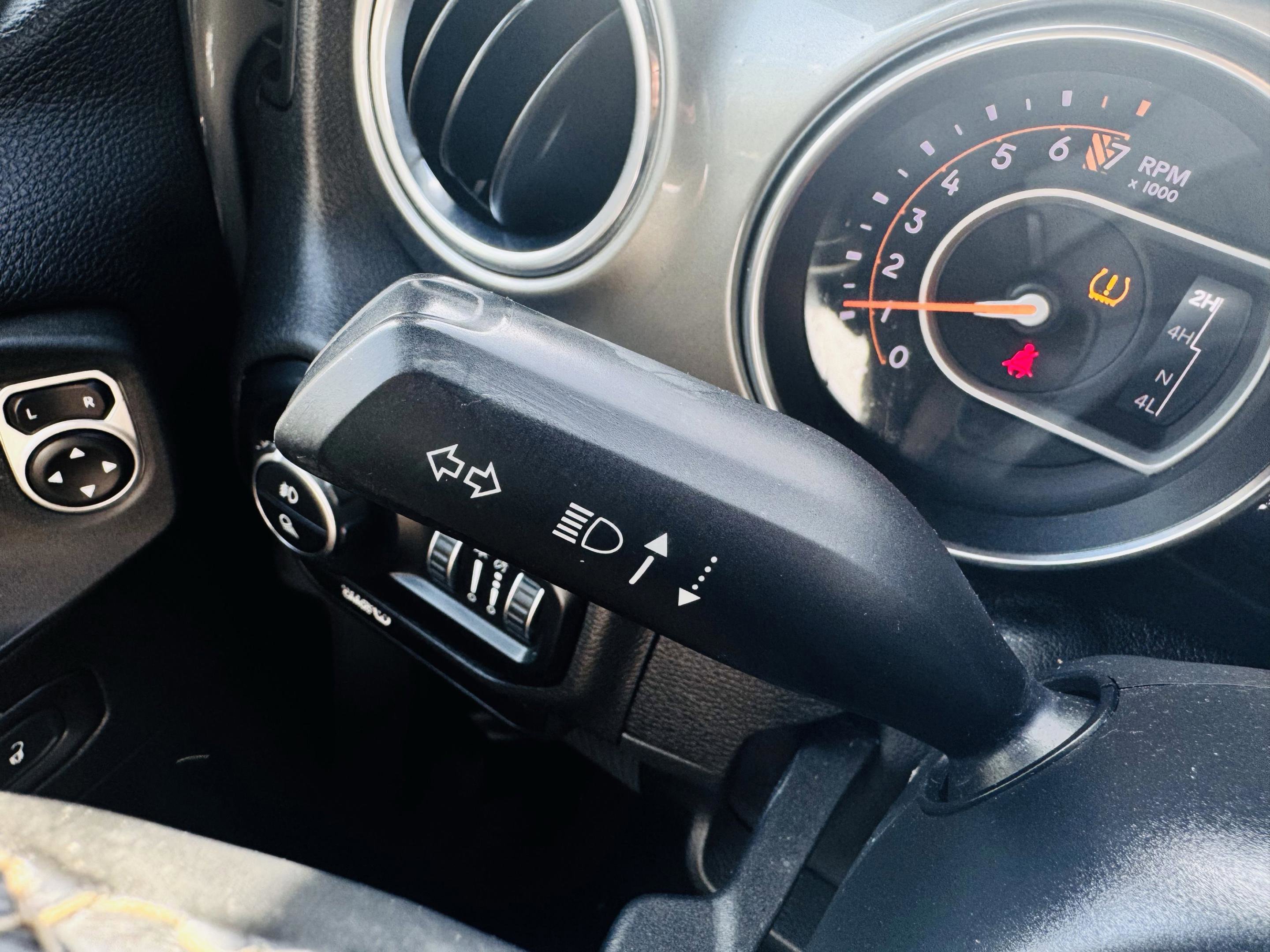 Used 2020 Jeep Gladiator Overland w/ Dual Top Group image 15