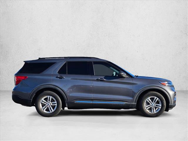 Used 2022 Ford Explorer XLT image 4