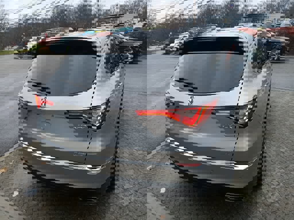 Used 2023 Acura MDX SH-AWD w/ Technology Package image 5