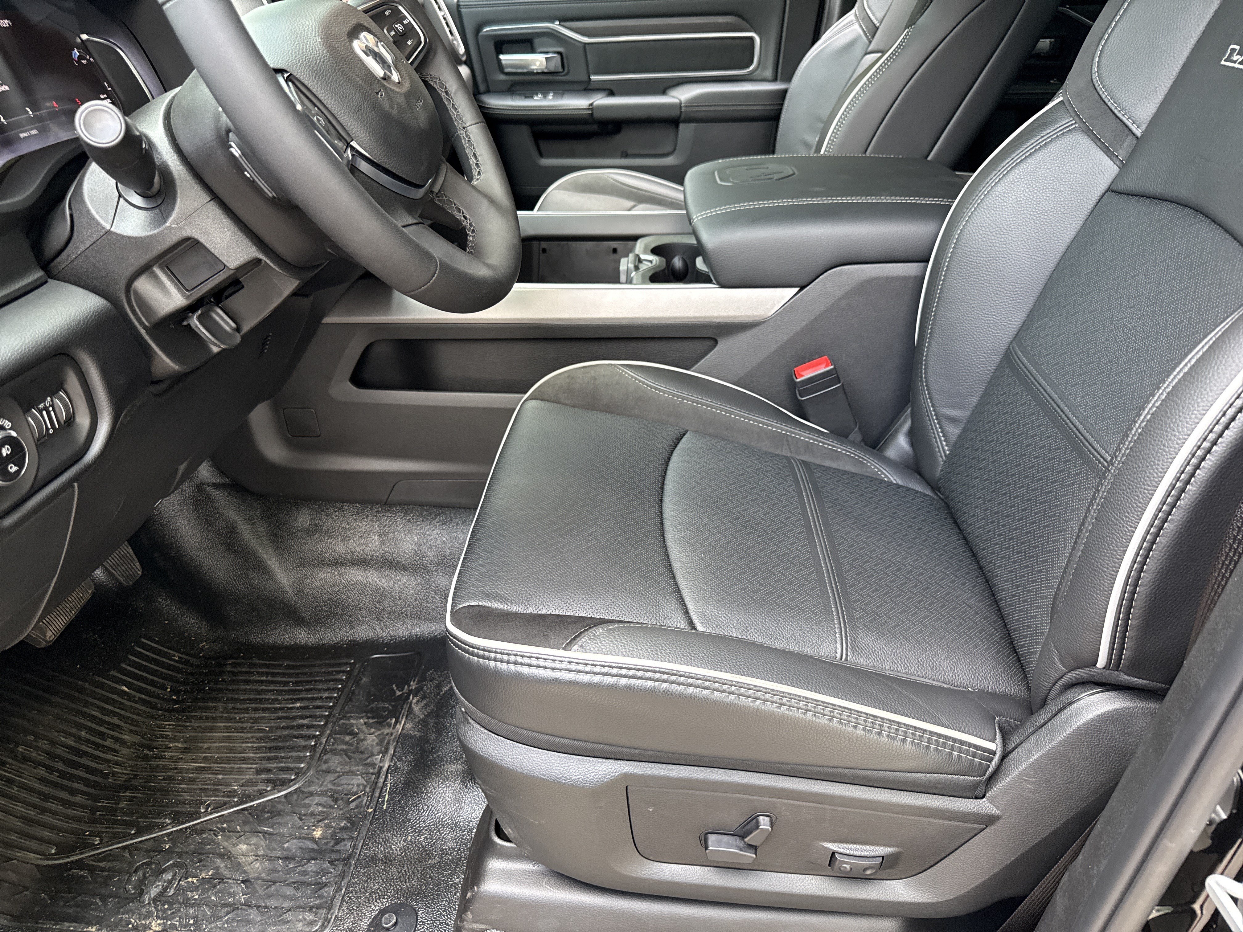 New 2026 RAM 3500 Big Horn w/ Laramie Trim Package AWD/4WD image 9