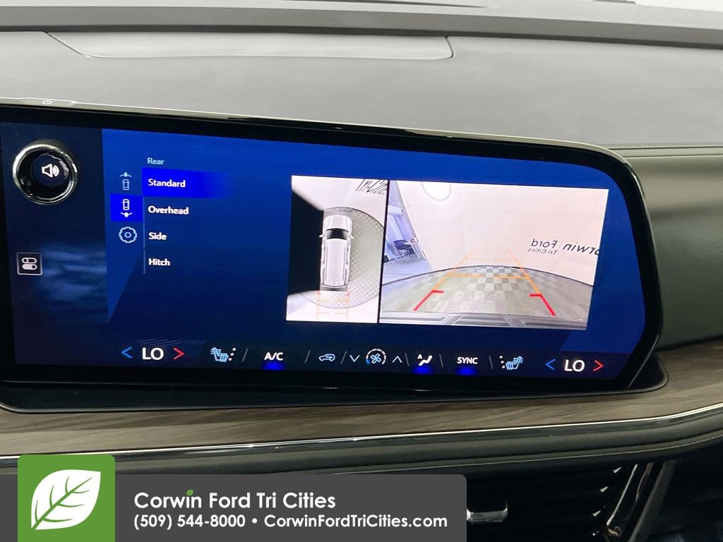 Used 2025 Chevrolet Suburban LT image 23