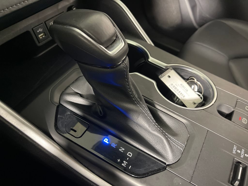 Used 2022 Toyota Highlander XLE FWD image 24