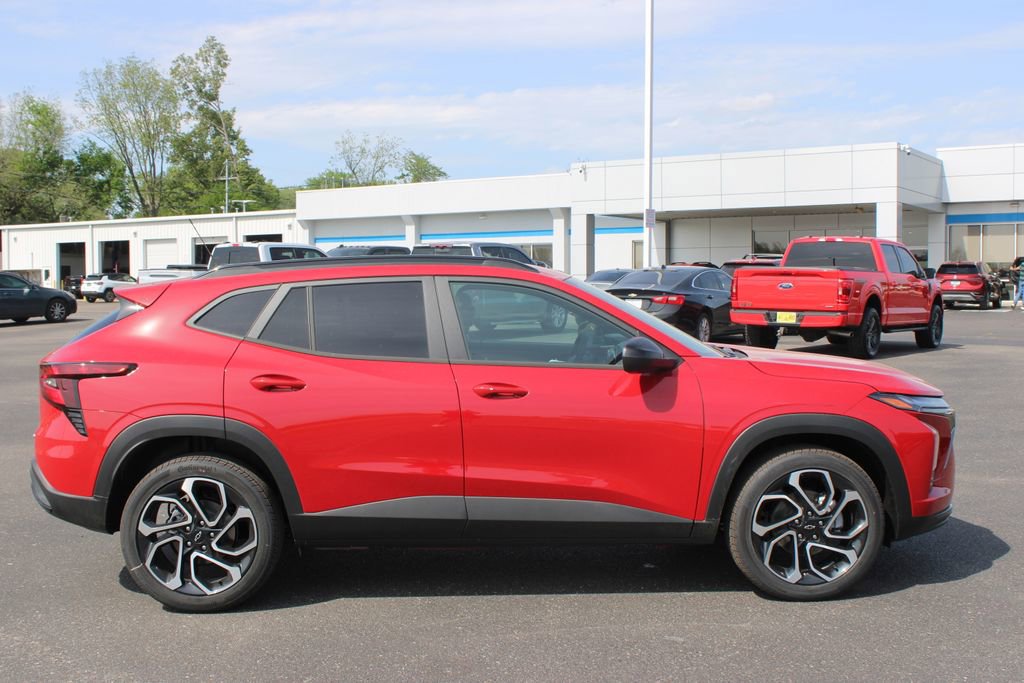 New 2026 Chevrolet Trax RS w/ Sunroof Package image 11