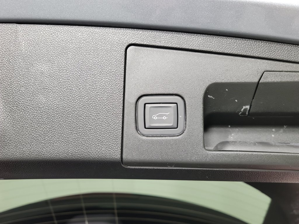 Used 2024 Cadillac XT4 Premium Luxury FWD image 10