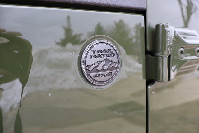 Used 2022 Jeep Gladiator Sport image 8