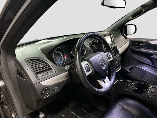 Used 2016 Dodge Grand Caravan R/T FWD image 10