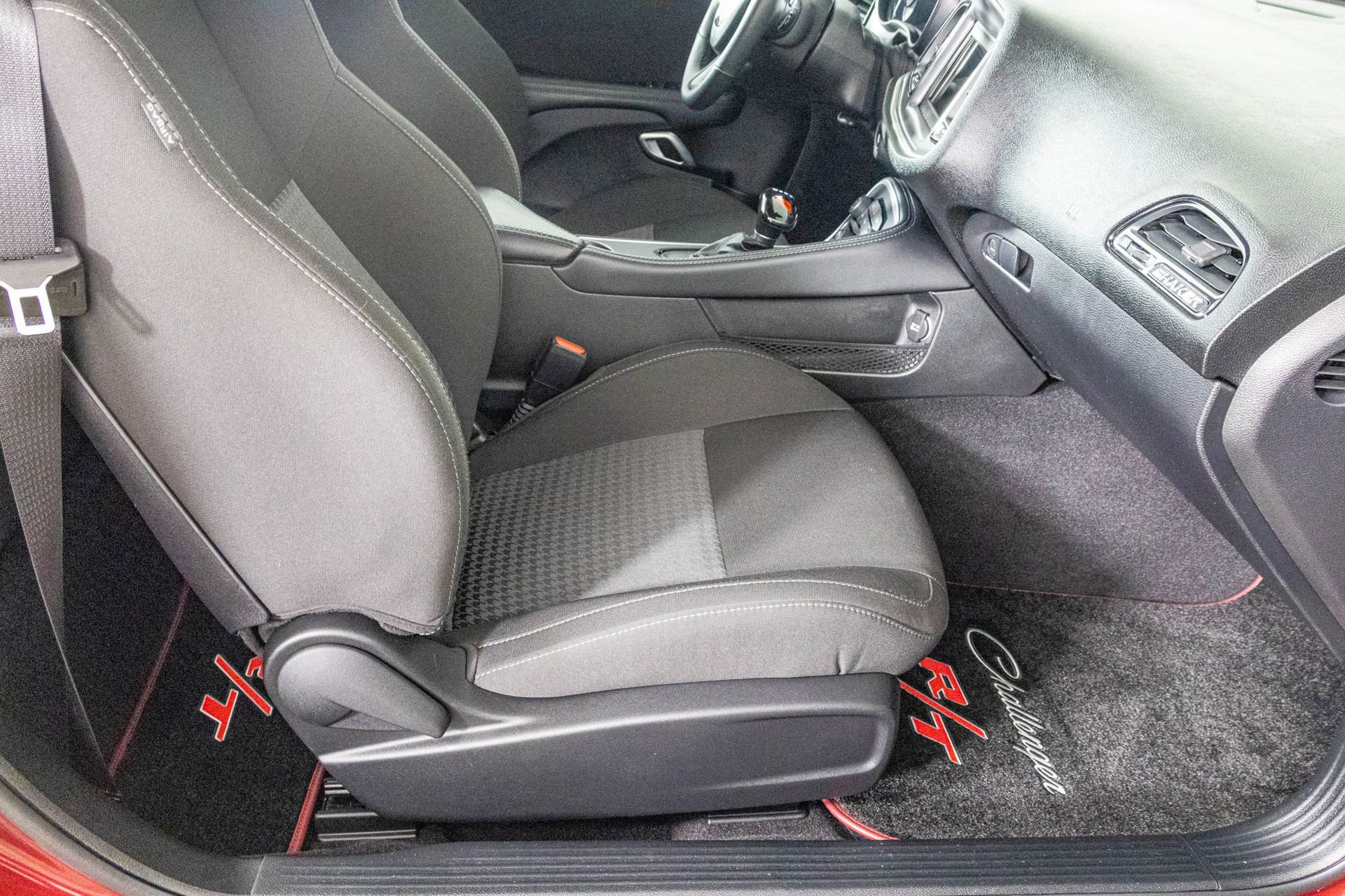 Used 2022 Dodge Challenger R/T w/ Shaker Package image 35