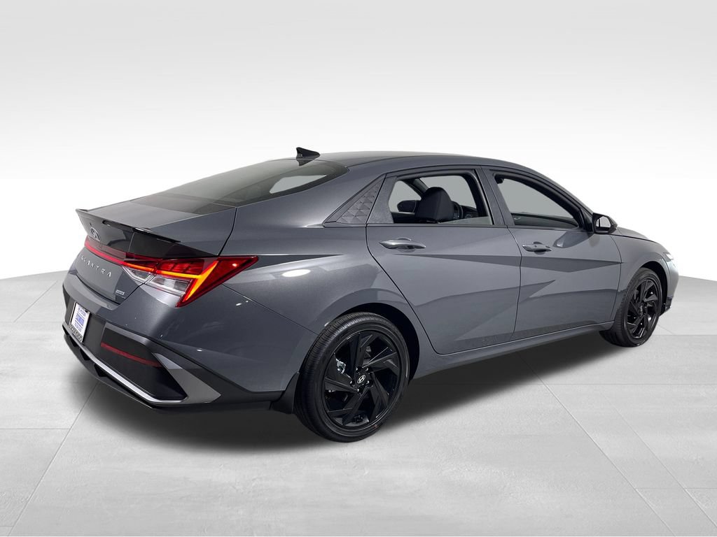 New 2026 Hyundai Elantra SEL FWD image 5