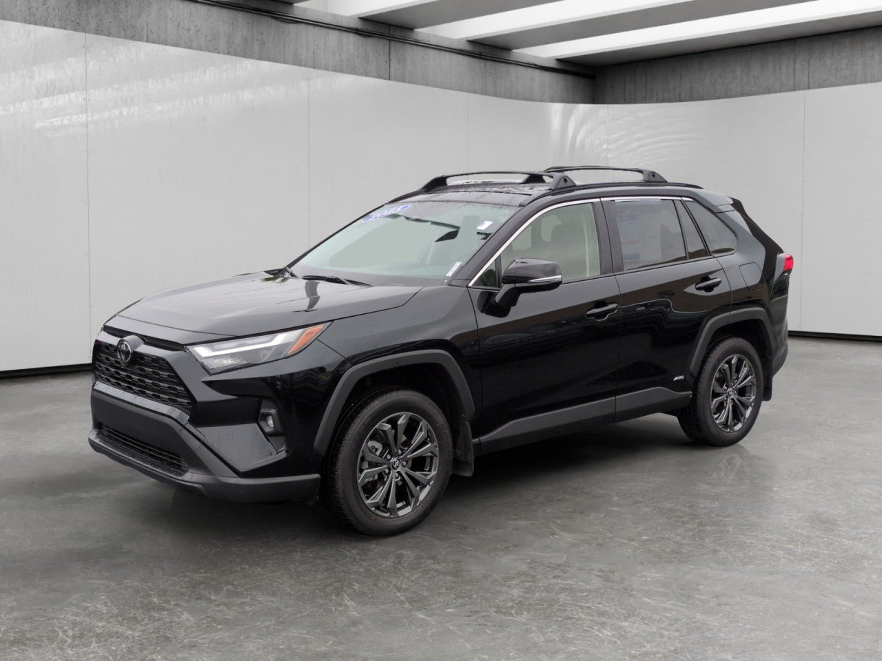 Used 2025 Toyota RAV4 XLE Premium w/ Weather Package AWD/4WD image 3