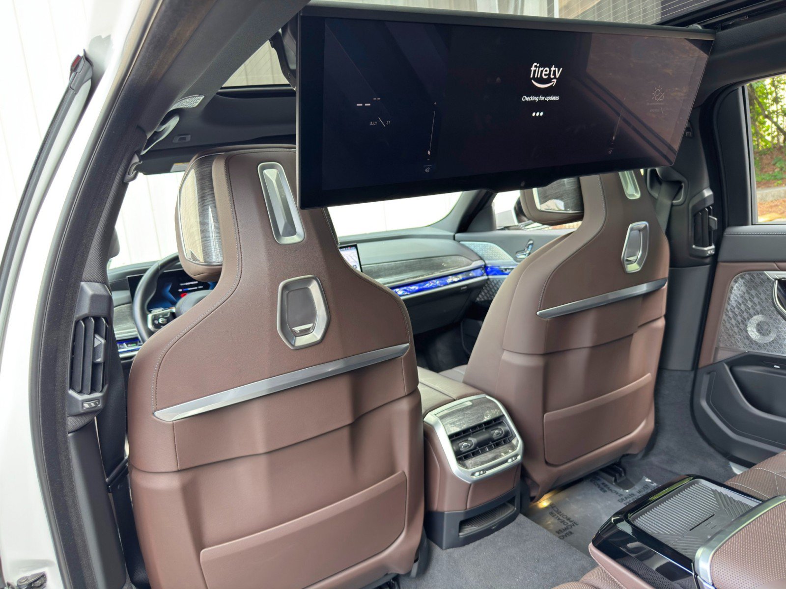Used 2023 BMW i7 xDrive60 w/ Executive Package 2 AWD/4WD image 46