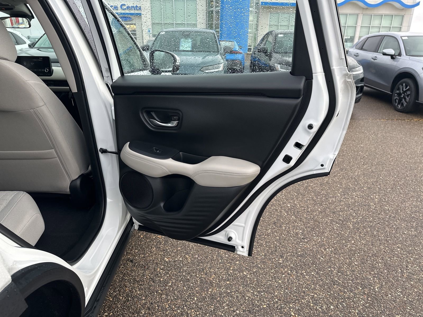 Used 2023 Honda HR-V LX image 26