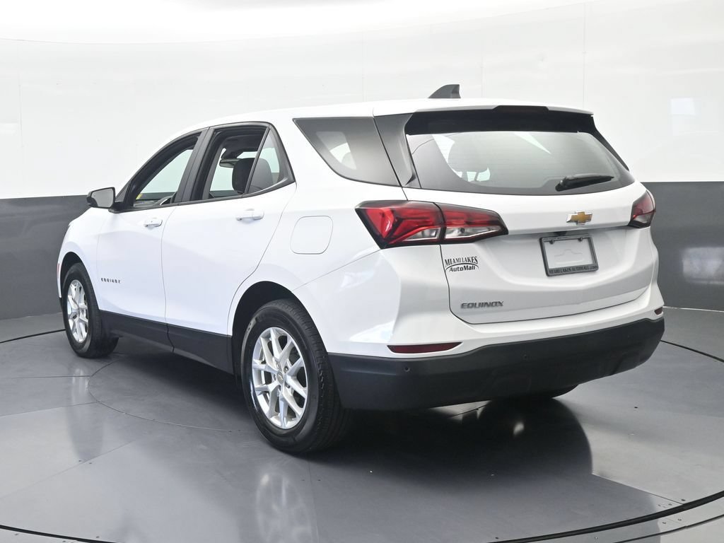 Used 2024 Chevrolet Equinox LS w/ Driver Confidence II Package FWD image 4