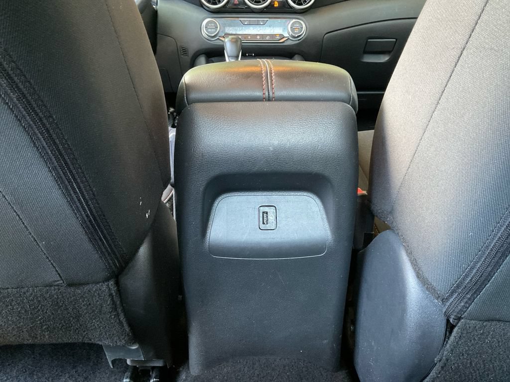 Used 2025 Nissan Sentra SR FWD image 23