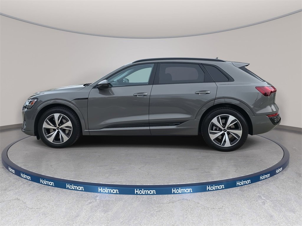 Certified 2024 Audi Q8 e-tron Premium image 7