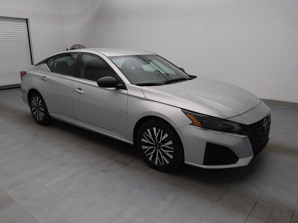 Used 2024 Nissan Altima 2.5 SV image 11