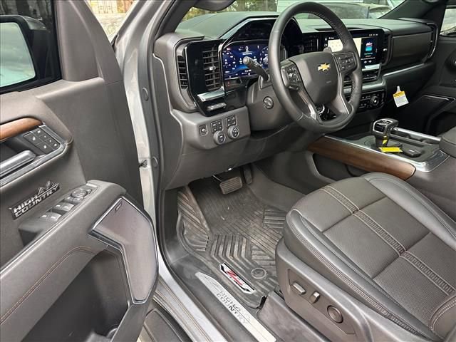 Certified 2025 Chevrolet Silverado 1500 High Country w/ Technology Package image 14