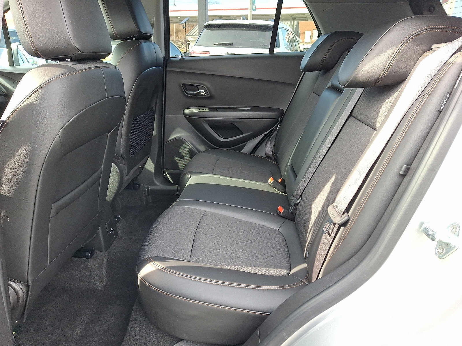 Used 2019 Chevrolet Trax LT w/ LT Convenience Package image 11