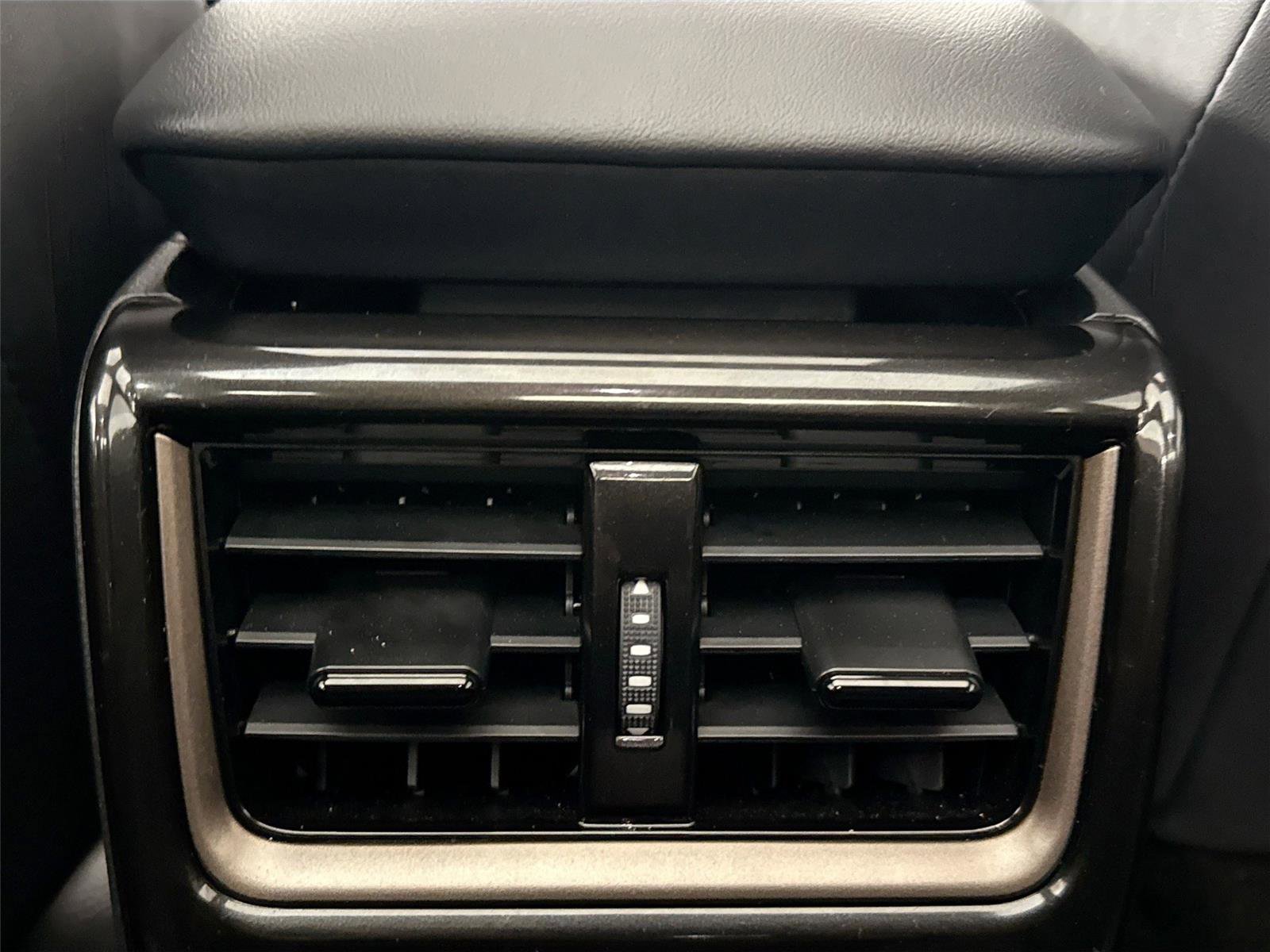 Certified 2025 Toyota Crown Platinum image 38