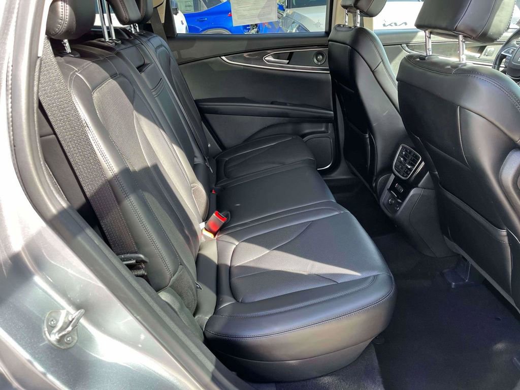 Used 2022 Lincoln Nautilus Reserve w/ Luxury Package image 9