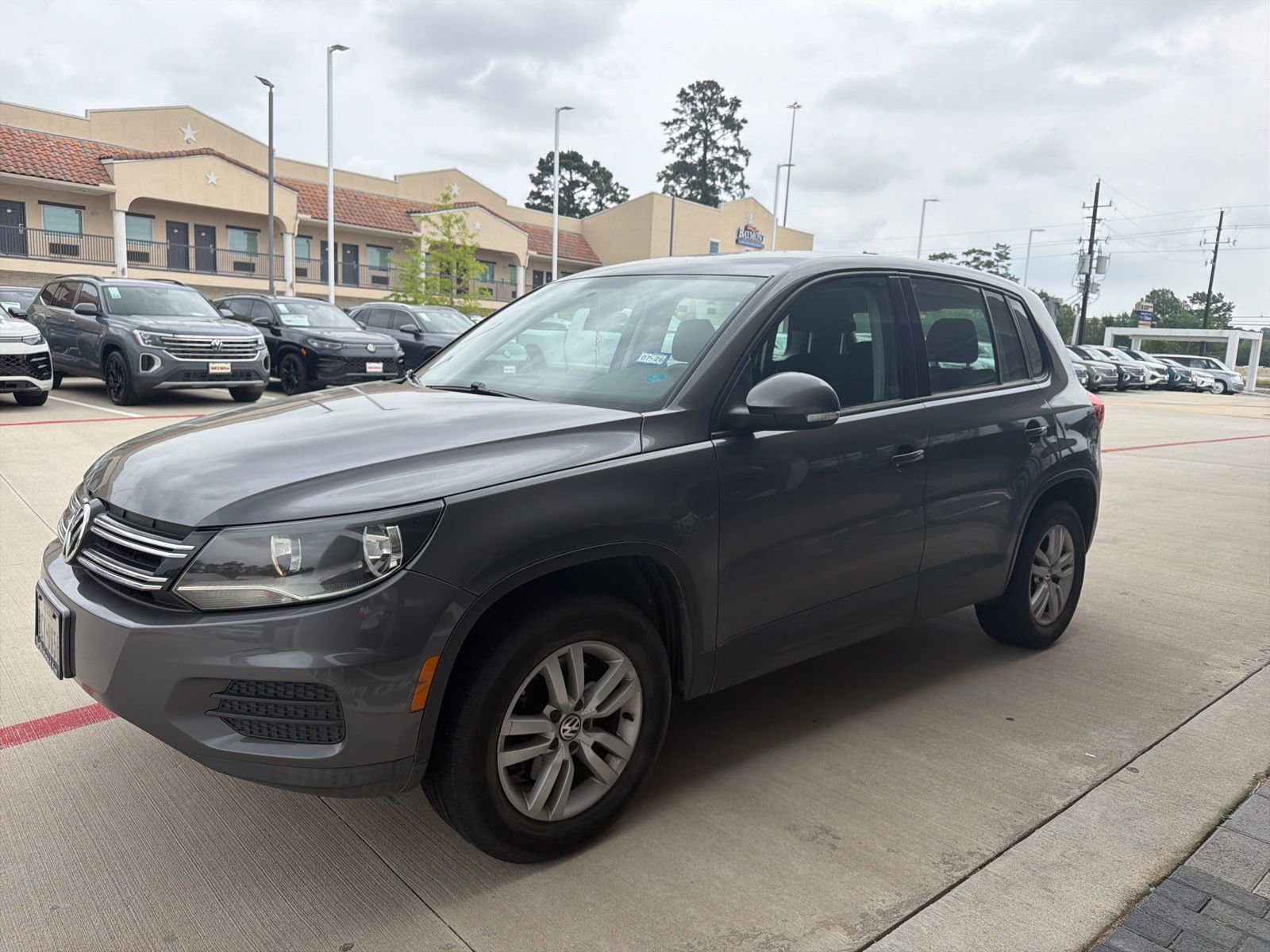 Used 2012 Volkswagen Tiguan S FWD image 1