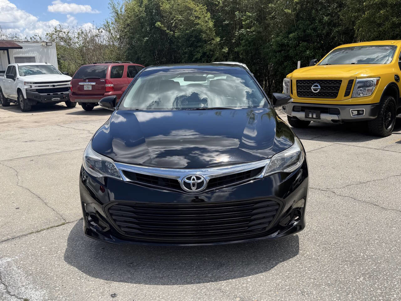 Used 2015 Toyota Avalon XLE FWD image 2