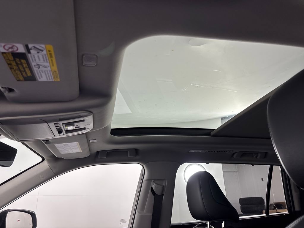 Used 2023 Toyota Highlander Platinum image 26