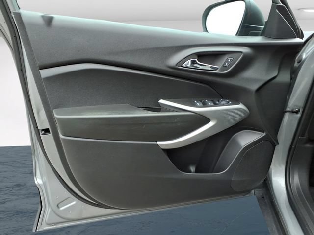 Used 2024 Chevrolet Trax LS FWD image 21
