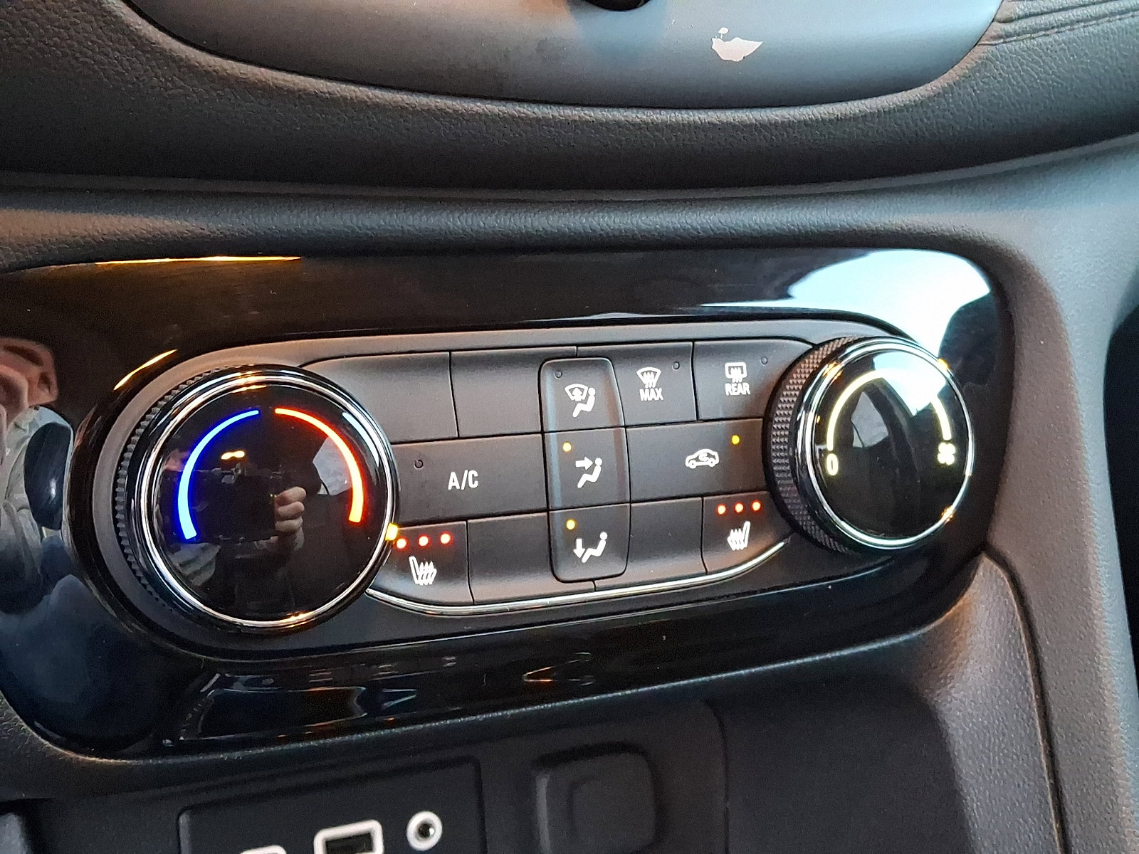 Used 2023 Buick Encore GX Preferred w/ Cold Weather Comfort Package image 16