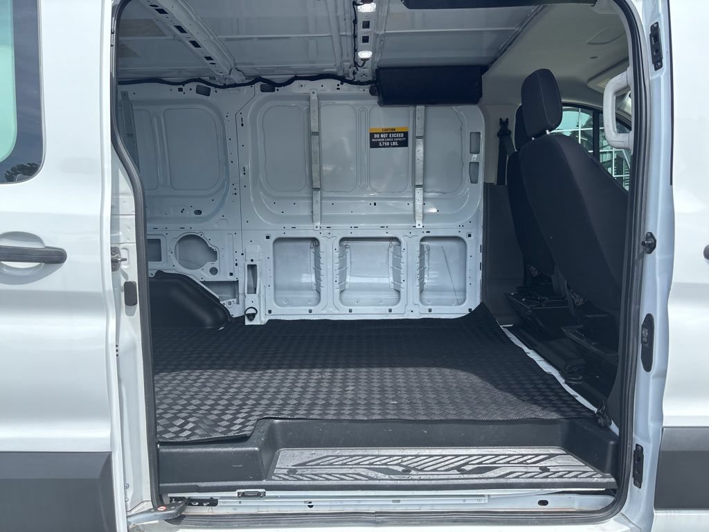 Used 2024 Ford Transit 150 Low Roof RWD image 21