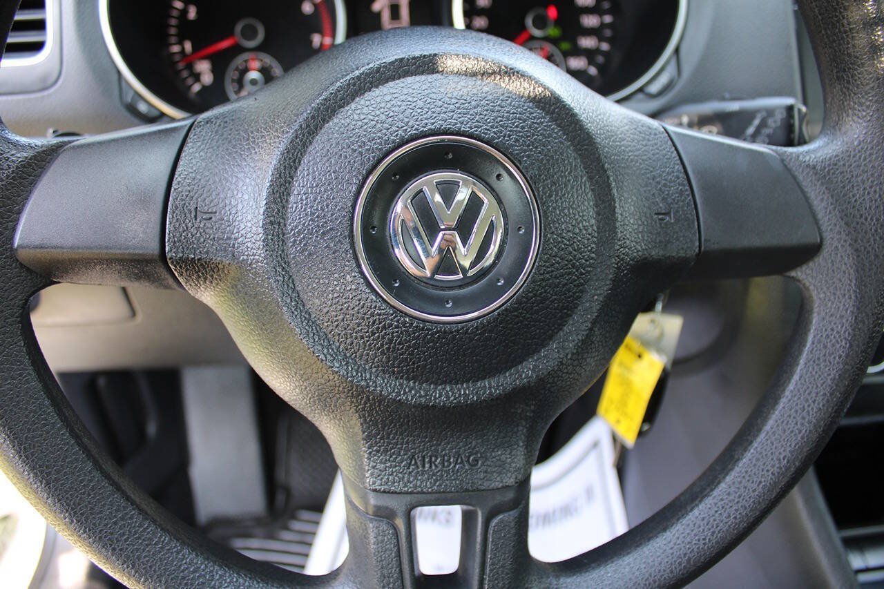 Used 2011 Volkswagen Golf 4-Door FWD image 25