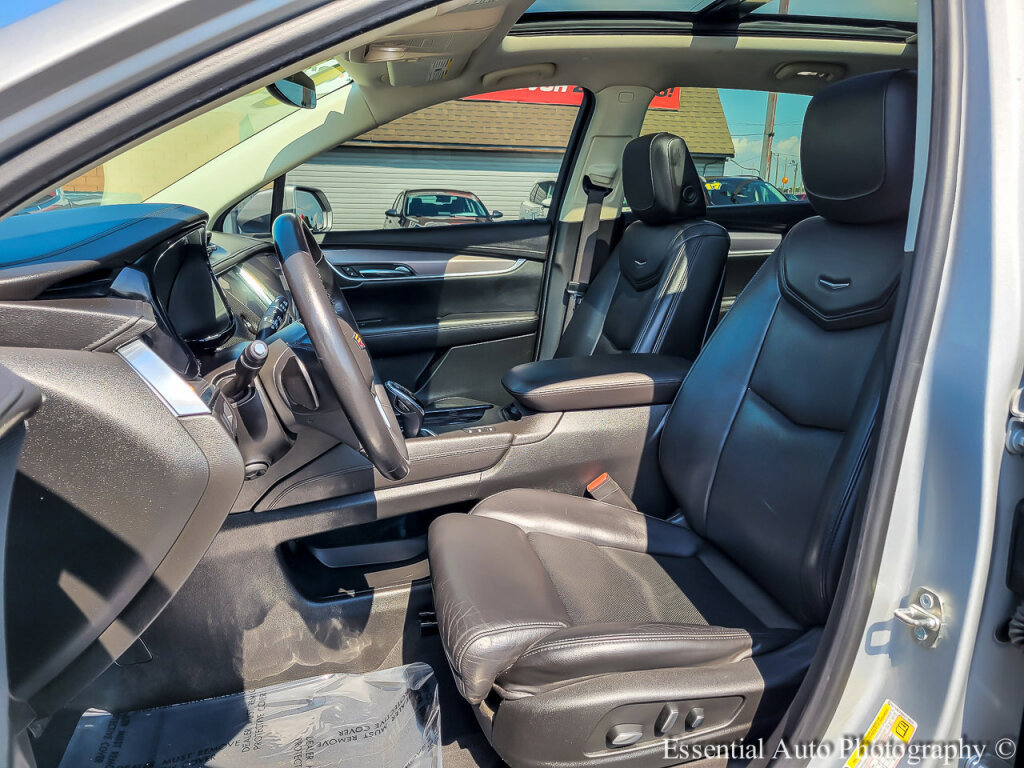 Used 2017 Cadillac XT5 Premium Luxury image 9
