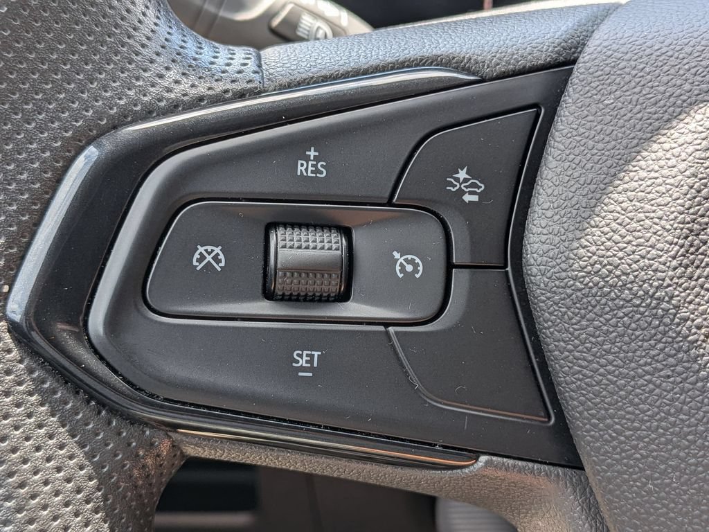 Used 2025 Chevrolet TrailBlazer LT AWD/4WD image 19