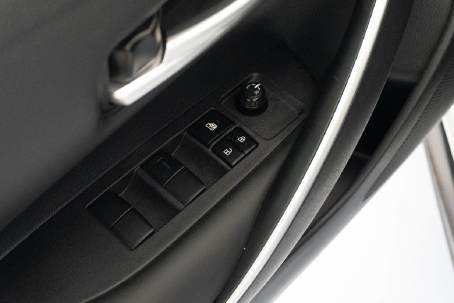 Used 2024 Toyota Corolla SE FWD image 5