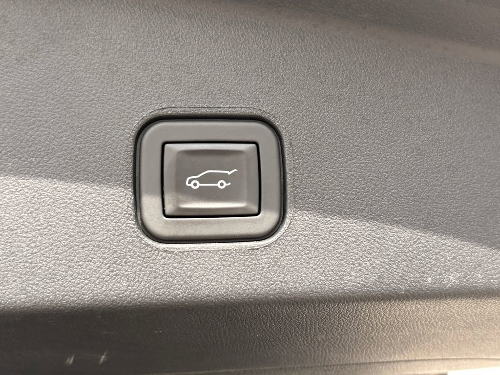 Used 2024 Cadillac Lyriq Luxury RWD image 28