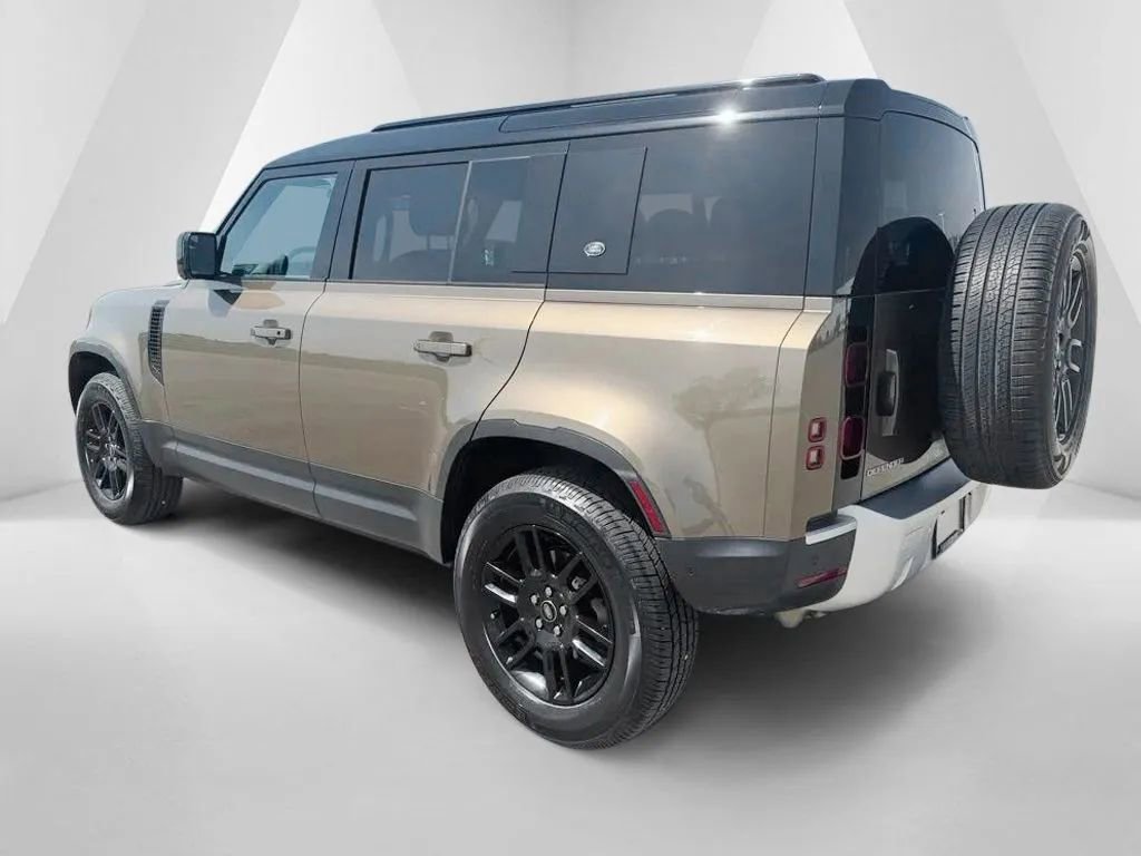 Used 2023 Land Rover Defender 110 S AWD/4WD image 5