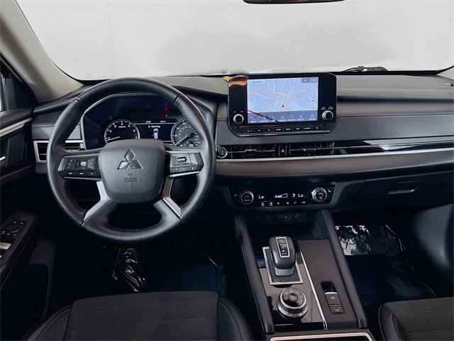 Used 2024 Mitsubishi Outlander SE image 20