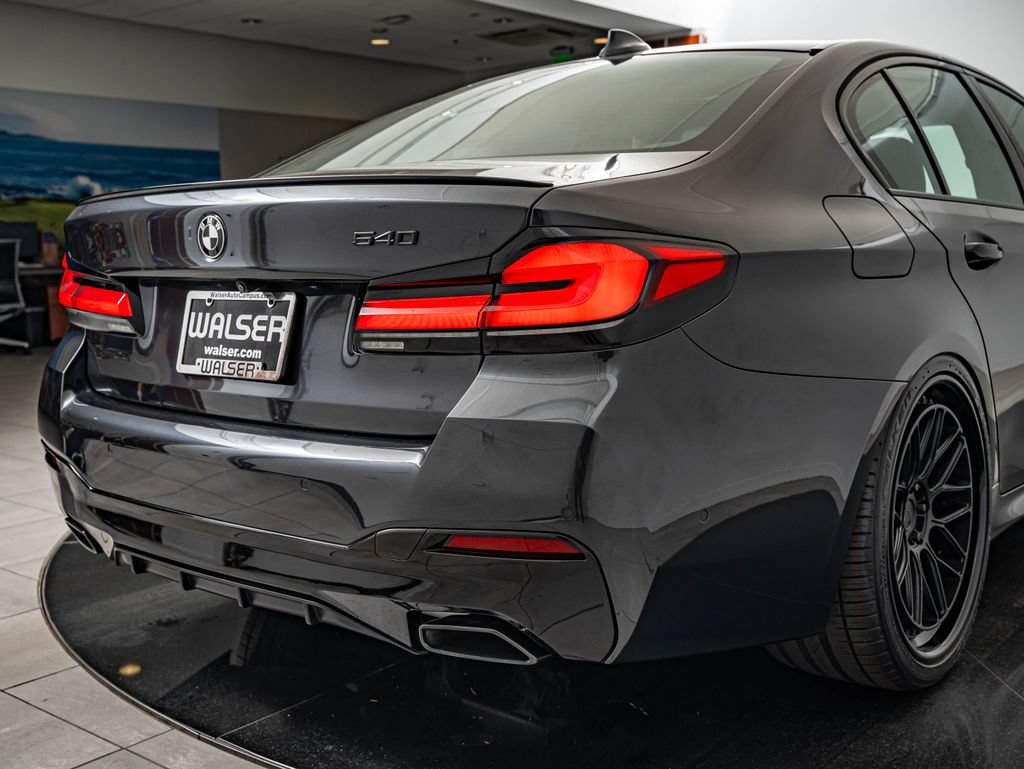 Used 2023 BMW 540i w/ M Sport Package RWD image 17