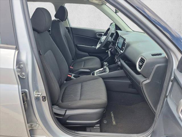 Used 2021 Hyundai Venue SE FWD image 21