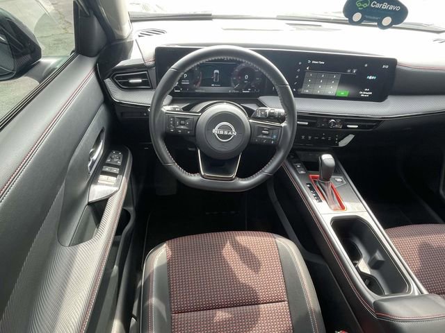 Used 2025 Nissan Kicks SR w/ Illumination Package FWD image 12