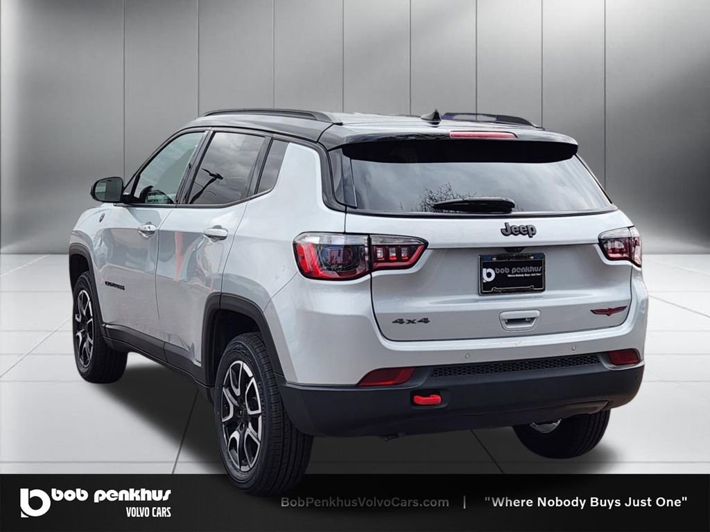 Used 2024 Jeep Compass Trailhawk image 27