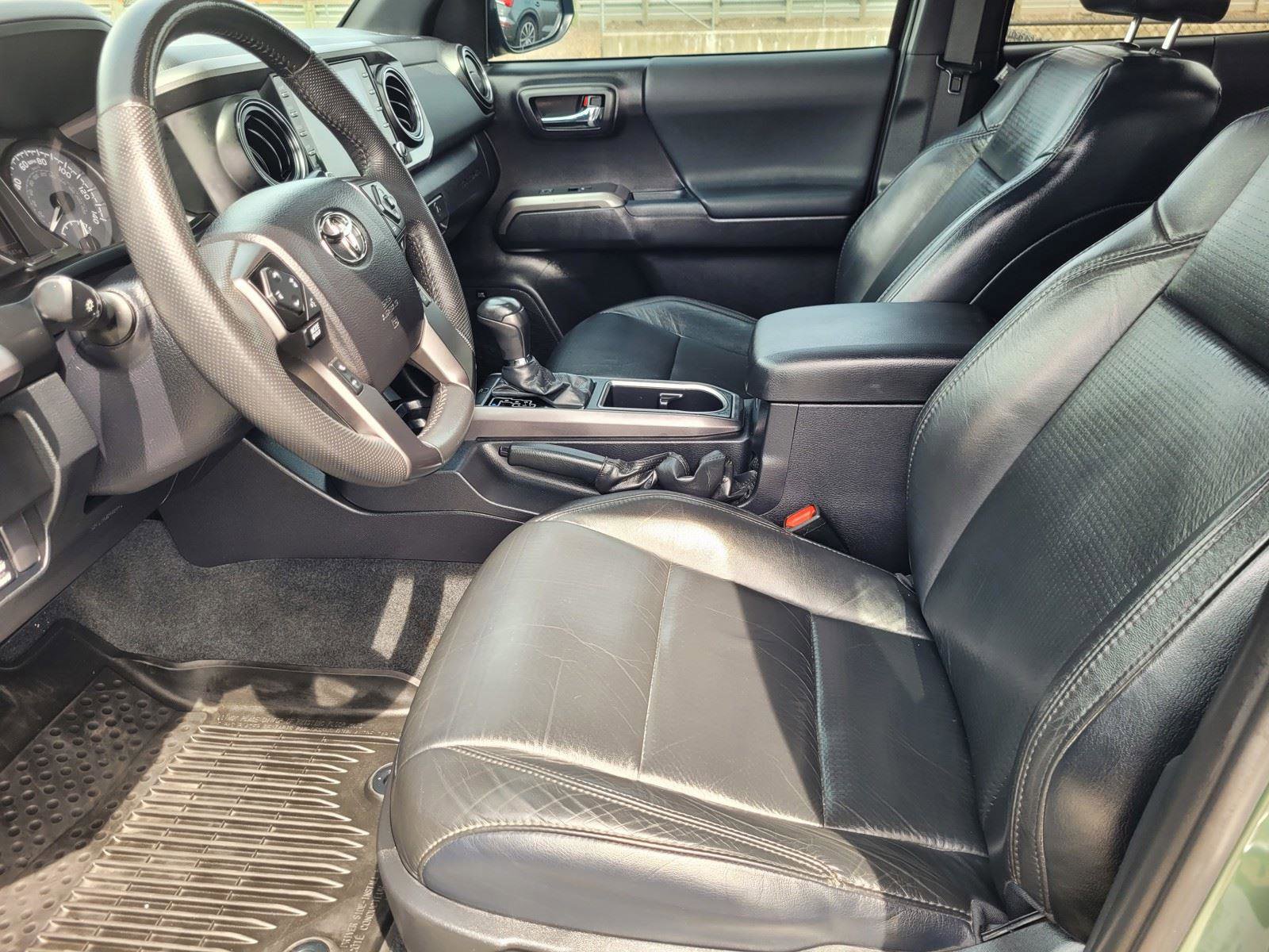 Used 2021 Toyota Tacoma TRD Off-Road w/ TRD Premium Off Road Package AWD/4WD image 20