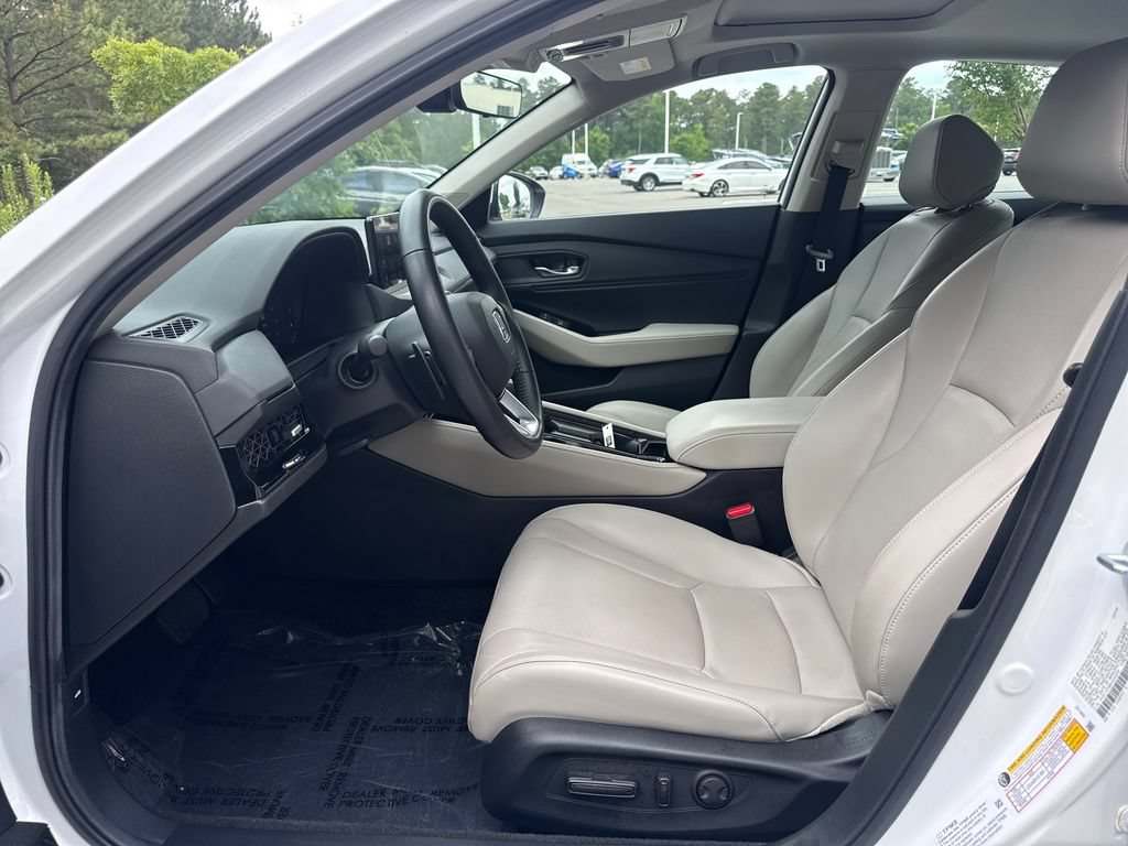 Used 2024 Honda Accord Touring image 12