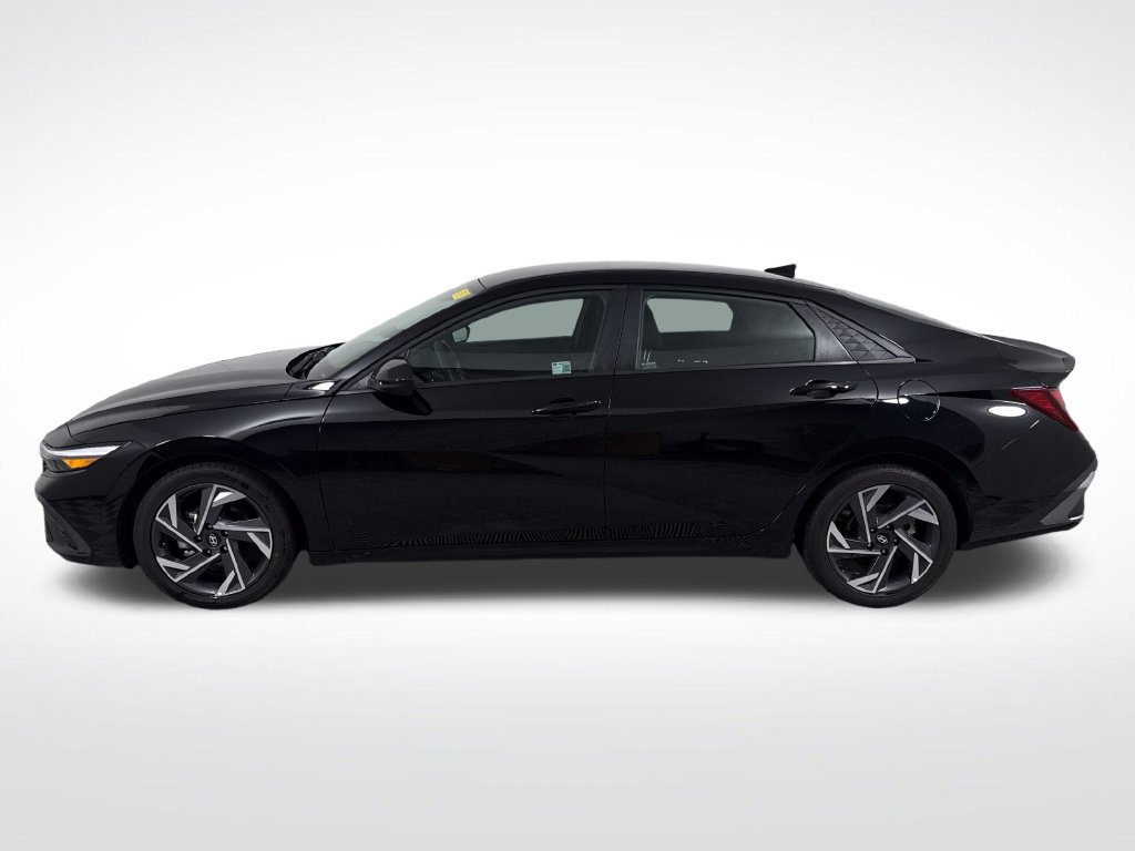 Used 2025 Hyundai Elantra Sport FWD image 8