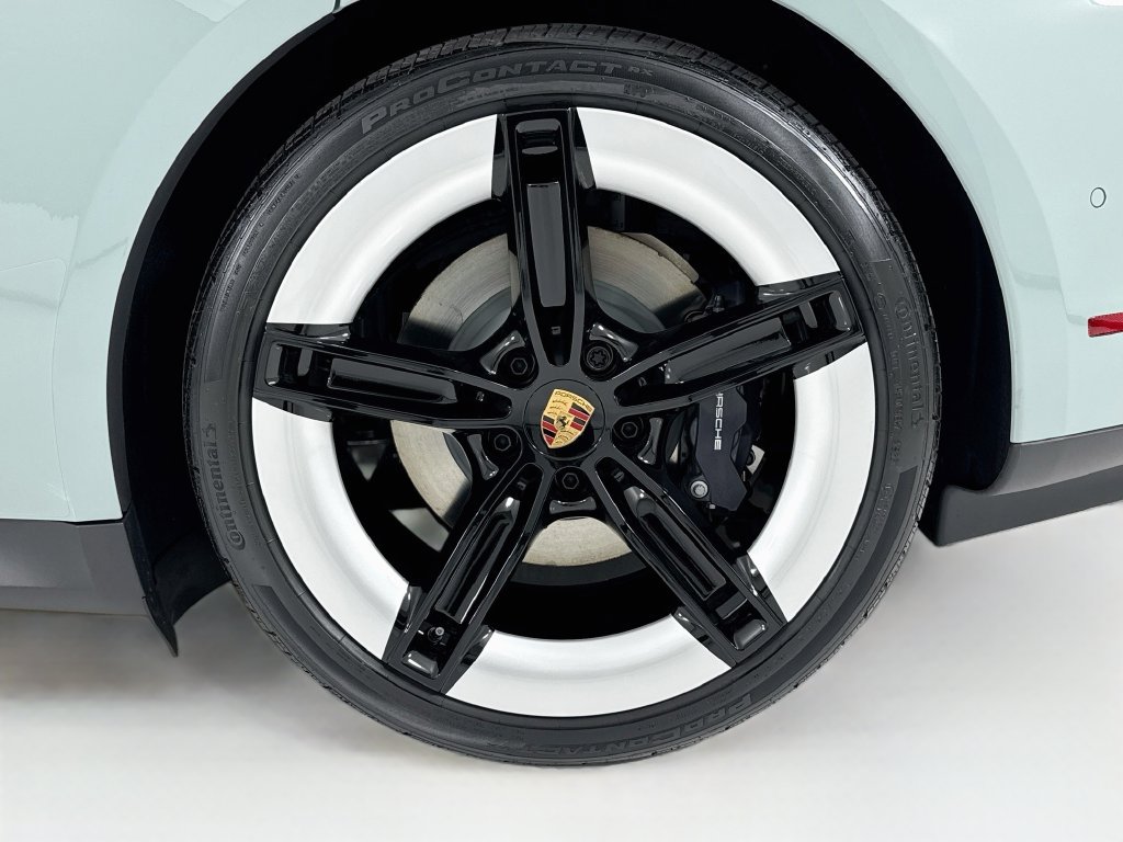 New 2026 Porsche Taycan RWD image 33